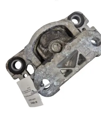 Land Rover Freelander 2 - LR2 Engine mount bracket