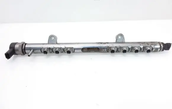 Volvo XC60 Fuel main line pipe 30777759 0445215025 31216313