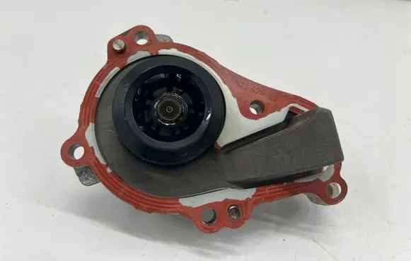 Opel Mokka B Water pump 9803094380