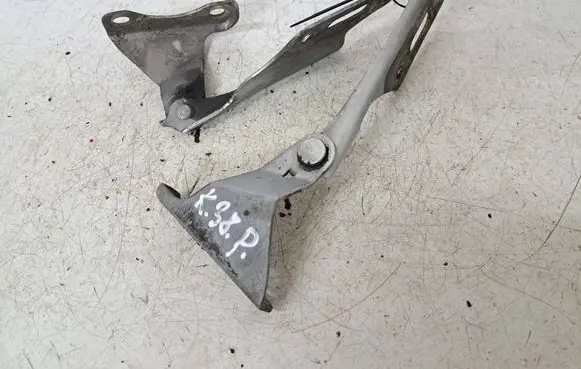 Honda CR-V Engine bonnet/hood hinges