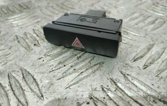 Volkswagen PASSAT B7 Hazard light switch 3AA953509