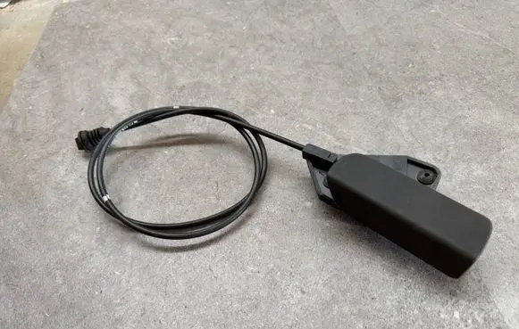 Volkswagen Amarok Engine bonnet (hood) release handle 7L0823633