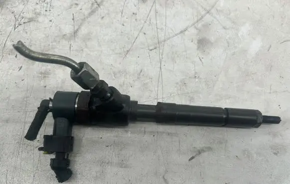 Opel Astra J Fuel injector 0445110183