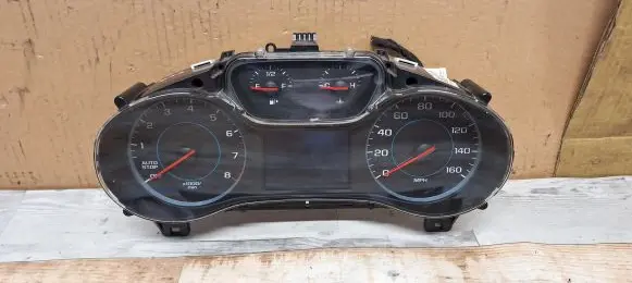 Chevrolet Cruze II Speedometer (instrument cluster) 812372274 39084636