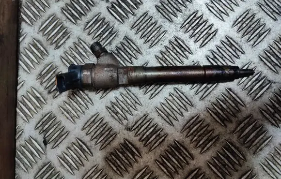 Renault Trafic III (X82) Fuel injector H8201055367