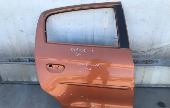 Mitsubishi Space Star Rear door