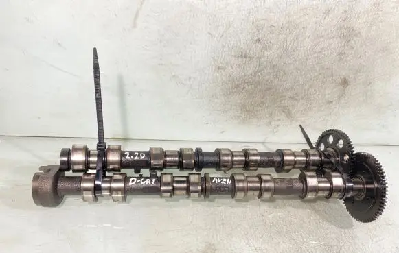 Toyota Avensis T250 Camshaft 2ad
