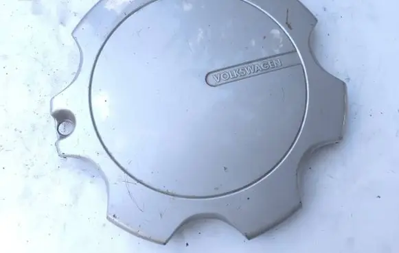 Volkswagen PASSAT B4 R14 wheel hub/cap/trim 357601147A