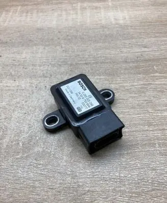 BMW 5 E60 E61 Yaw turn rate sensor 6753694 0265005248