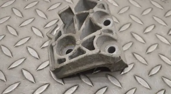 Mini Cooper Countryman R60 Engine mounting bracket 6788664