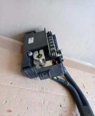 Chevrolet Volt II Fuse module 23240733