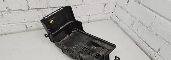 Opel Signum Battery box tray 24413805 0086022