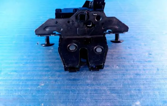 Opel Astra K Tailgate lock latch 13524683