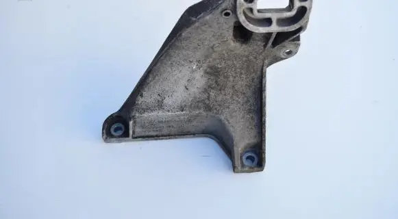 Audi A6 S6 C4 4A Engine mounting bracket 4A0199312