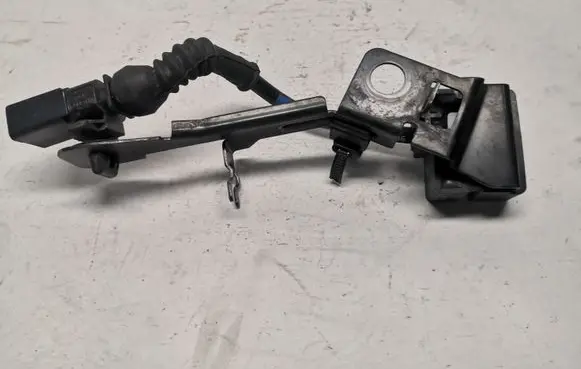 Audi A8 S8 D3 4E Air suspension front height level sensor 4E0616575K