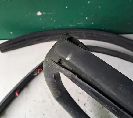 Nissan Primastar Windshield trim