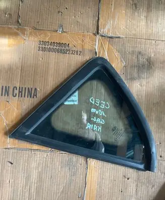 KIA Ceed Rear side window