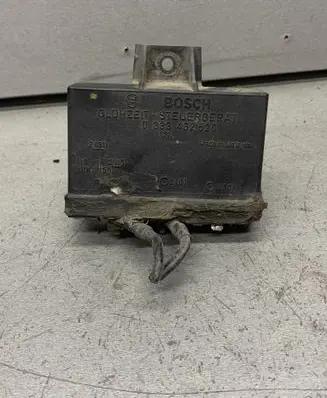 Chrysler Voyager Glow plug pre-heat relay 0333402520