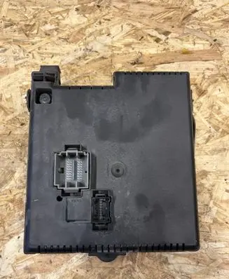 Volvo V70 Fuse module 30786646 28080156 07W261