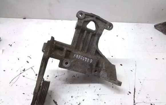 Subaru Forester SF Generator/alternator belt tensioner