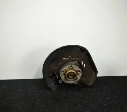 Rear wheel hub