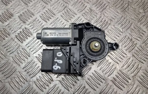 Volkswagen Touran II Rear door window regulator motor 915048400 5K0959704A