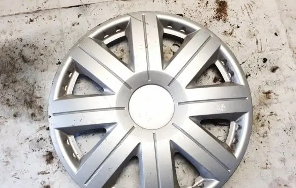 Volkswagen PASSAT B5.5 R15 wheel hub/cap/trim 