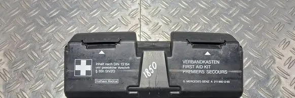 Mercedes-Benz E W211 First aid kit A2118601260