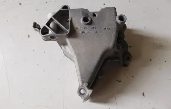 Volkswagen PASSAT CC Engine mounting bracket