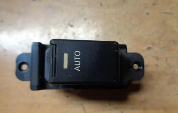 KIA Sorento Electric window control switch