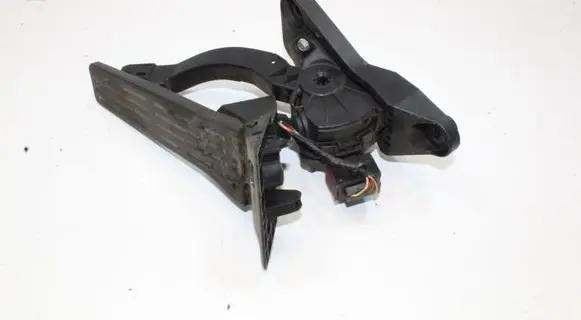 KIA Sorento Accelerator throttle pedal