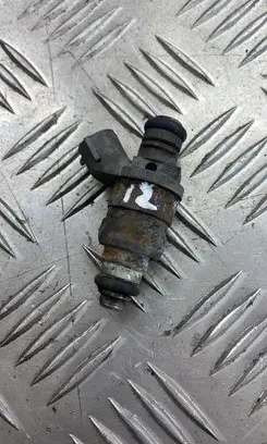 Audi A3 S3 8P Fuel injector 06A906031BT
