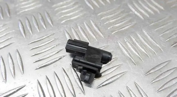 Toyota Prius (XW50) Outside/exterior temperature sensor 