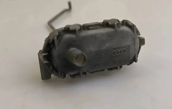 Audi 100 S4 C4 Central locking vacuum pump 4A0862153A 030297