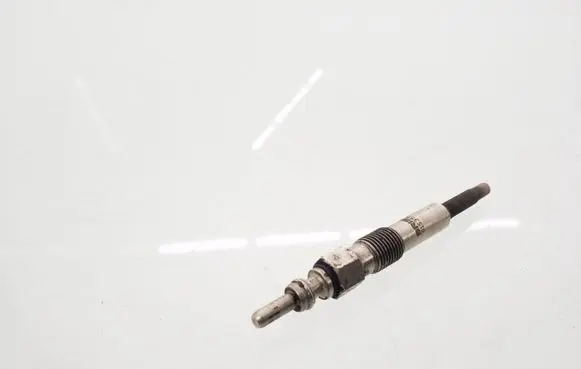 Volkswagen PASSAT B5 Glow plug 01S55E