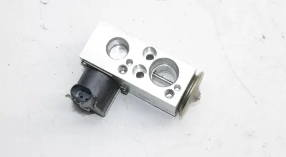 BMW i3 Air conditioning (A/C) expansion valve 9287283