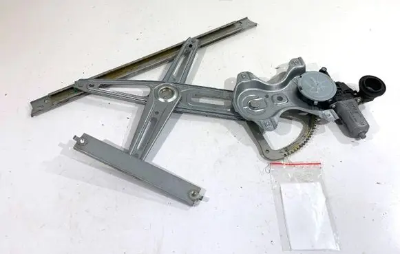 Toyota Auris E180 Front door window regulator with motor 857100D100