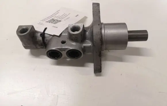 Mazda 3 II Master brake cylinder