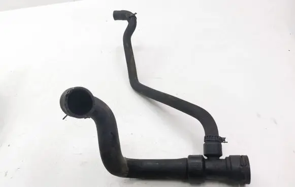Volkswagen PASSAT B5 Engine coolant pipe/hose 8D0121055F