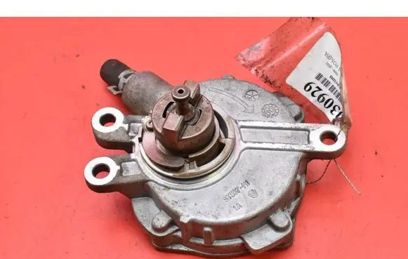 Toyota Avensis T270 Vacuum pump ST567-M1