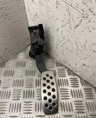 Opel Insignia A Accelerator throttle pedal 13237352 6PV00976500