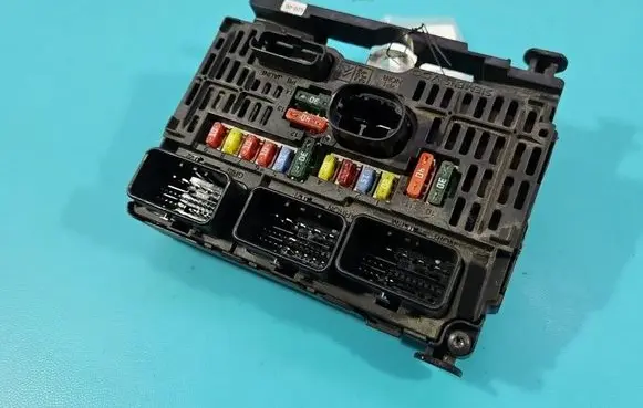 Peugeot 807 Central body control module 9661682880 IMPRK1583480