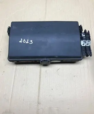 Opel Insignia A Fuse module 13275883