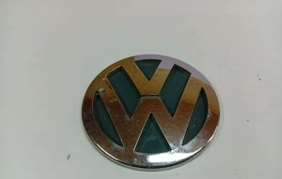 Volkswagen Jetta V Manufacturer badge logo/emblem 1K5853630