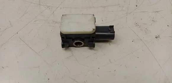 Mercedes-Benz ML W164 Airbag deployment crash/impact sensor 0038202826 041105 131402078