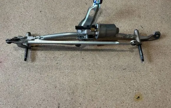 BMW X2 U10 Front wiper linkage and motor 5A0BBF9