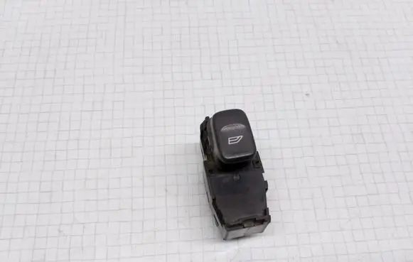 Volvo V70 Electric window control switch 9472275 19206