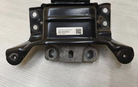Audi Q2 - Engine mount bracket 5Q0199555BG