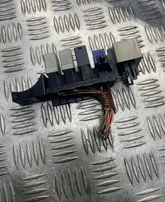 Mazda 323 Fuse module PA66PPE