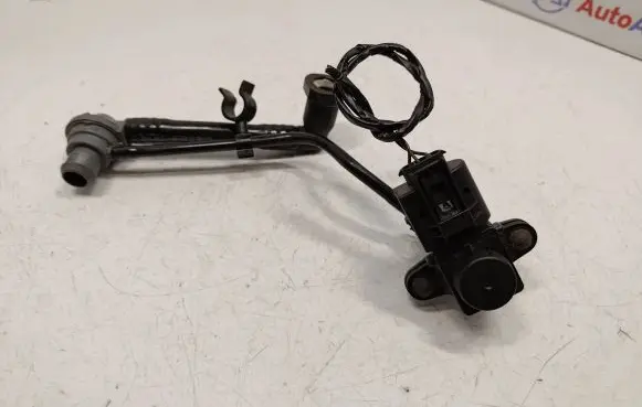 BMW 3 E90 E91 Valve vacuum 7566784 7556621 11667556621